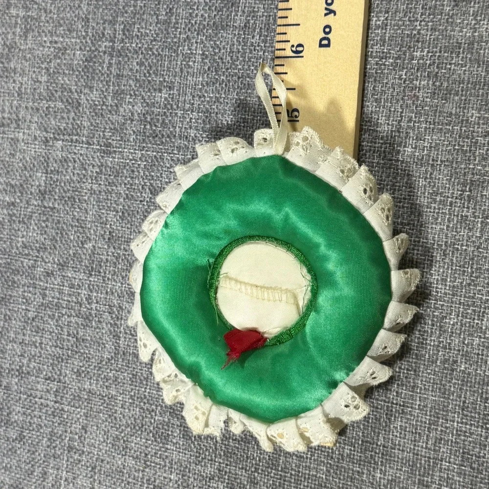 VTG Fancy Feast 1987 Satin Green Lace Ruffle Cat Bow Wreath Christmas Ornament